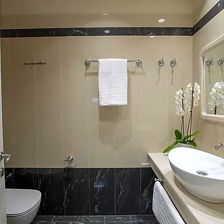 Tirkouaz - Vk Luxury Suites-private Parking Hotel Lefkáda