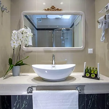 Tirkouaz - Vk Luxury Suites-private Parking Hotel *